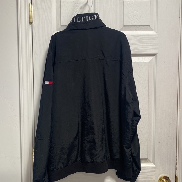 Tommy Hilfiger jacket rain jacket and hoodie pops out from collar - Picture 4 of 5